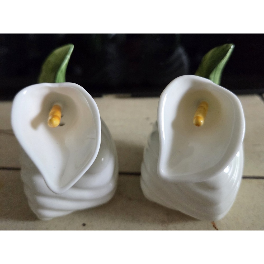 PIA Calla Lily Salt And Pepper Shakers‎ 1985 Vintage